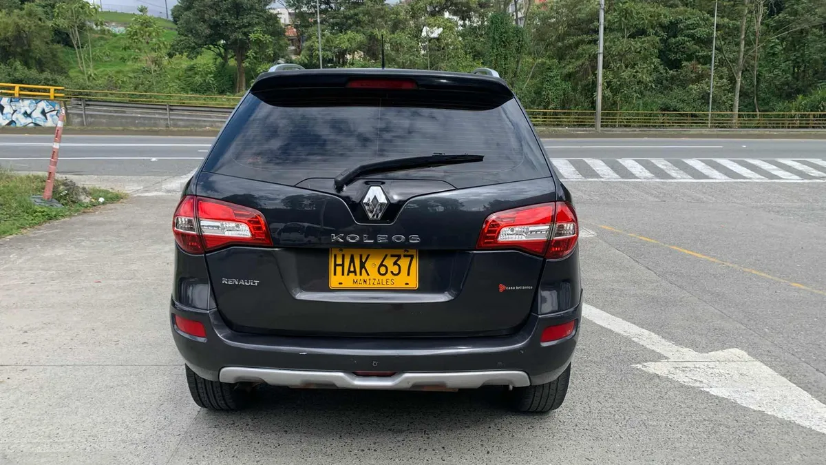 SUV Renault Koleos 2014 en Manizales — foto 3