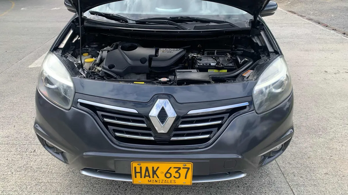 SUV Renault Koleos 2014 en Manizales — foto 12