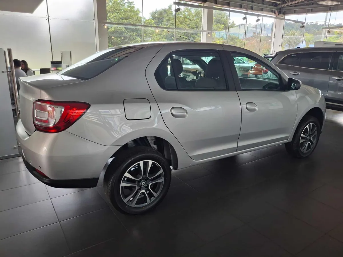 Sedã Renault Logan 2026 en Chía — foto 4