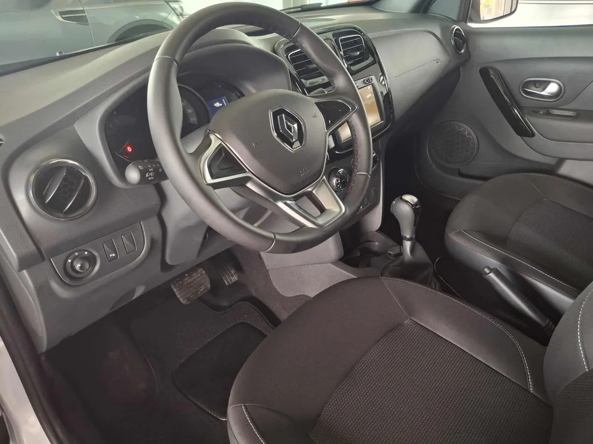 Sedã Renault Logan 2026 en Chía — foto 7