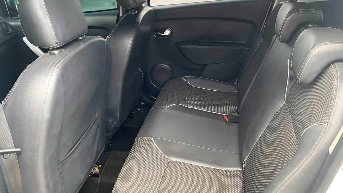 Hatchback Renault Stepway 2017 en Pasto — foto 11