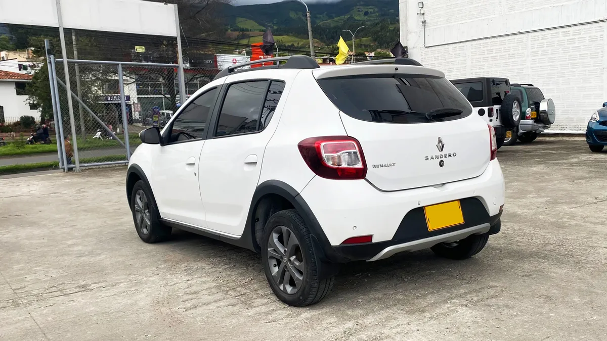 Hatchback Renault Stepway 2017 en Pasto — foto 7