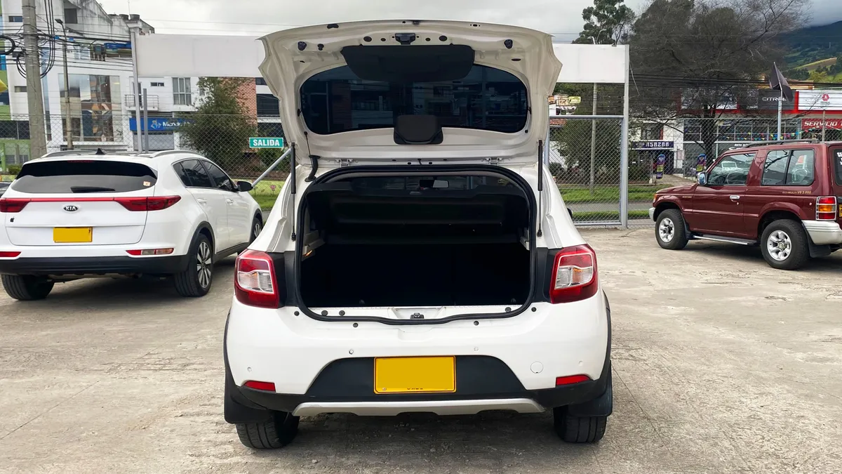 Hatchback Renault Stepway 2017 en Pasto — foto 8