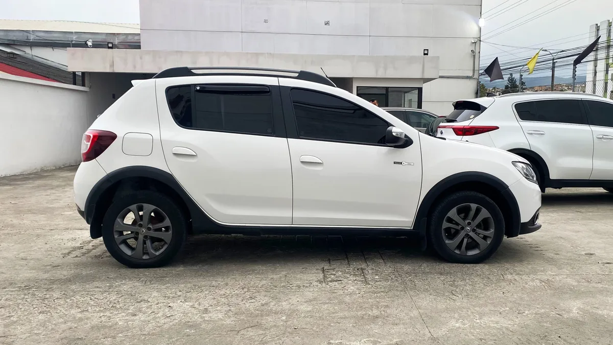 Hatchback Renault Stepway 2017 en Pasto — foto 3