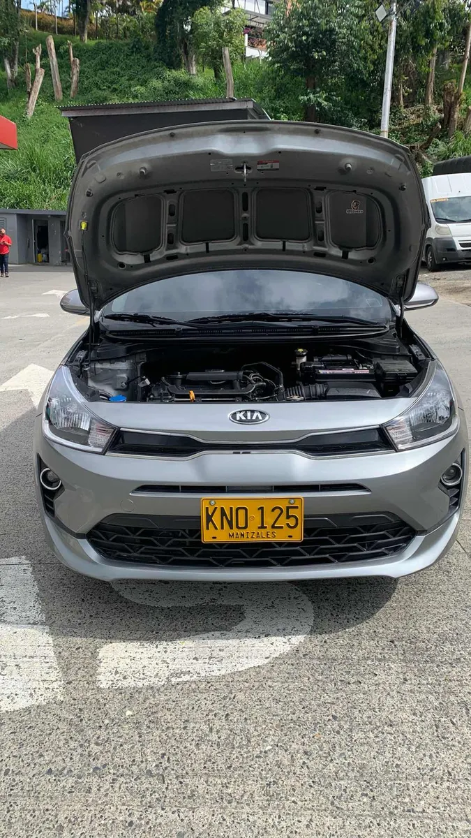 Hatchback Kia Rio Vibrant 2022 en Manizales — foto 9