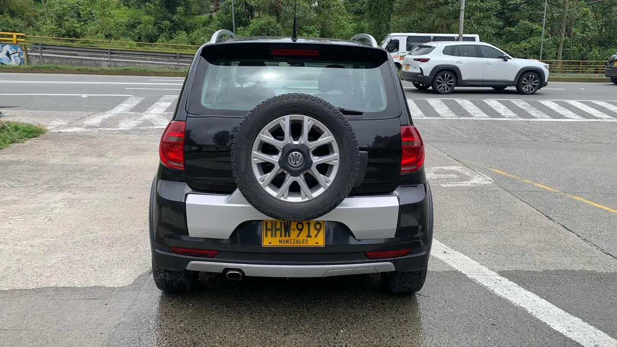 Hatchback Volkswagen Crossfox 2015 en Manizales — foto 4