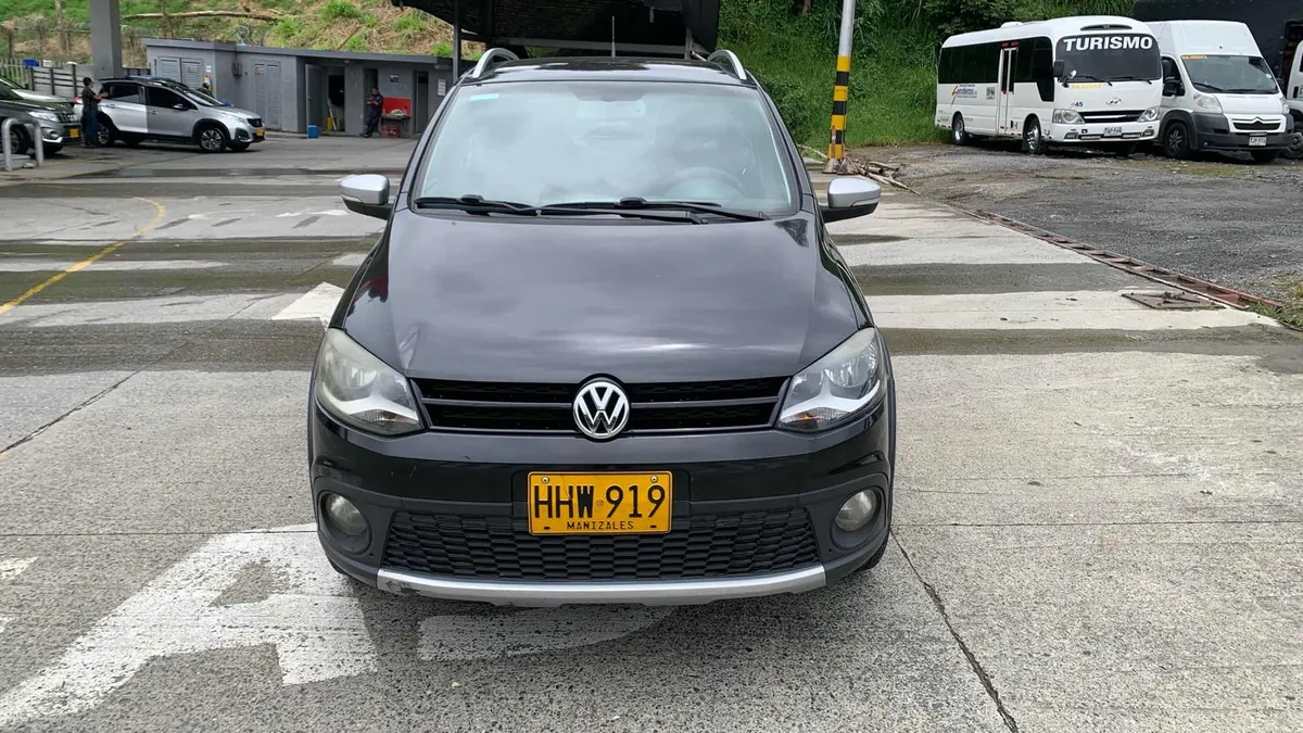 Hatchback Volkswagen Crossfox 2015 en Manizales — foto 5