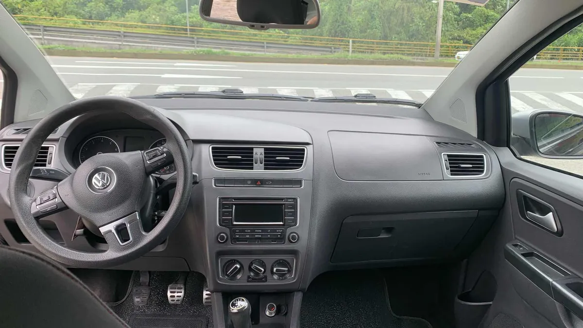 Hatchback Volkswagen Crossfox 2015 en Manizales — foto 7