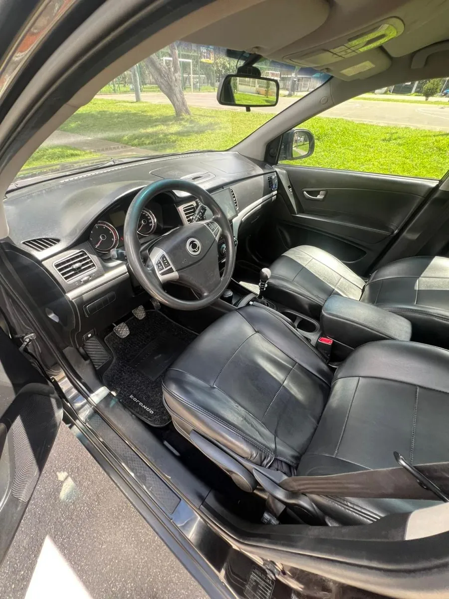 SUV SsangYong Korando 2012 en Soacha — foto 9