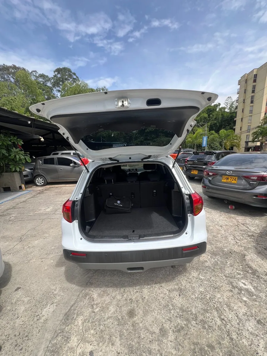 SUV Suzuki Vitara Suzuki 2018 en Envigado — foto 8