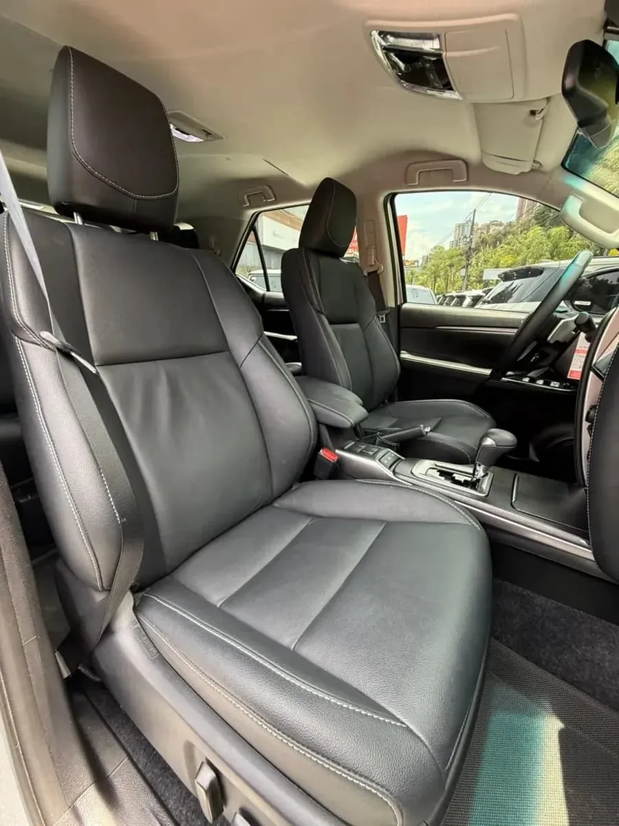 Pickup Toyota Fortuner SRV 2026 en Soledad — foto 7