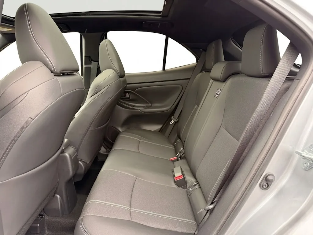 SUV Toyota Yaris Cross HEV 2026 en Cúcuta — foto 8