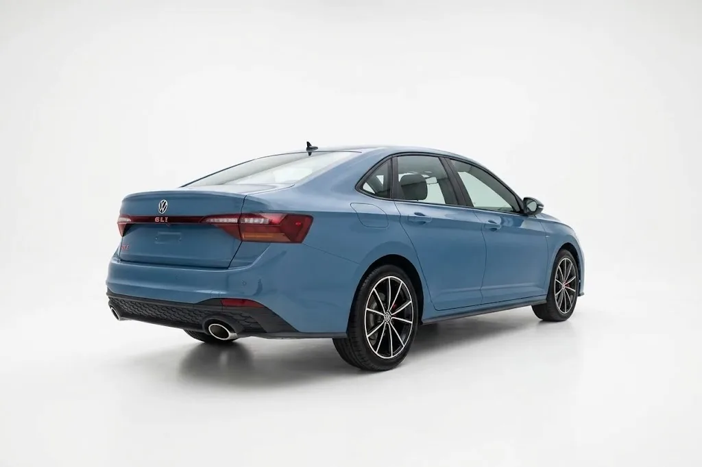 Sedán Volkswagen Jetta GLI 2026 en Bogotá — foto 2