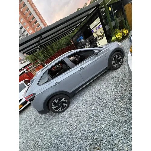SUV Volkswagen Nivus 2025 1.0 Highline At en Envigado — foto 5