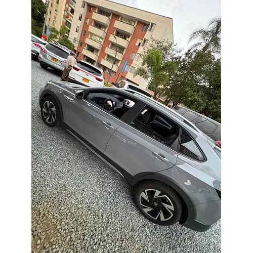 SUV Volkswagen Nivus 2025 1.0 Highline At en Envigado — foto 6