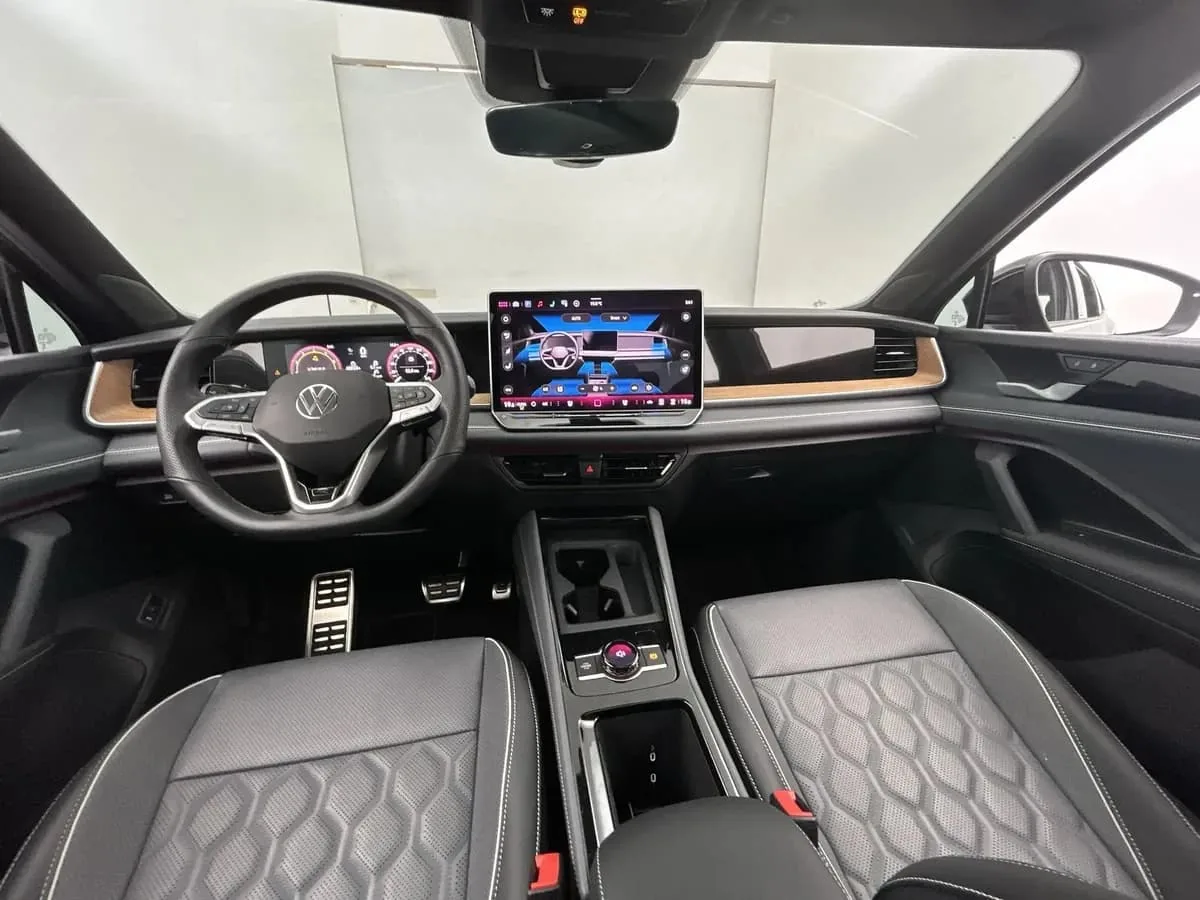 SUV Volkswagen Tiguan 2026 en Cali — foto 7