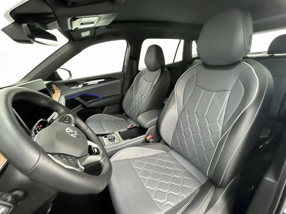 SUV Volkswagen Tiguan 2026 en Cali — foto 8