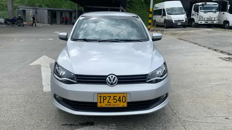 Volkswagen Voyage 2016 con 125.000 km, transmisión manual — foto 3 de 11