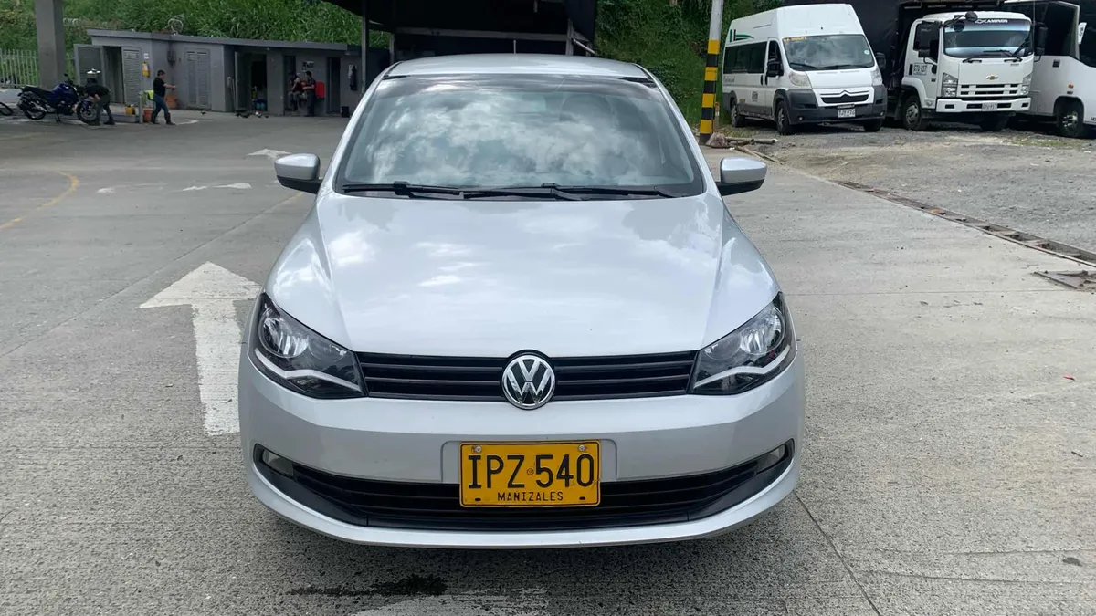Sedã Volkswagen Voyage 2016 en Manizales — foto 3
