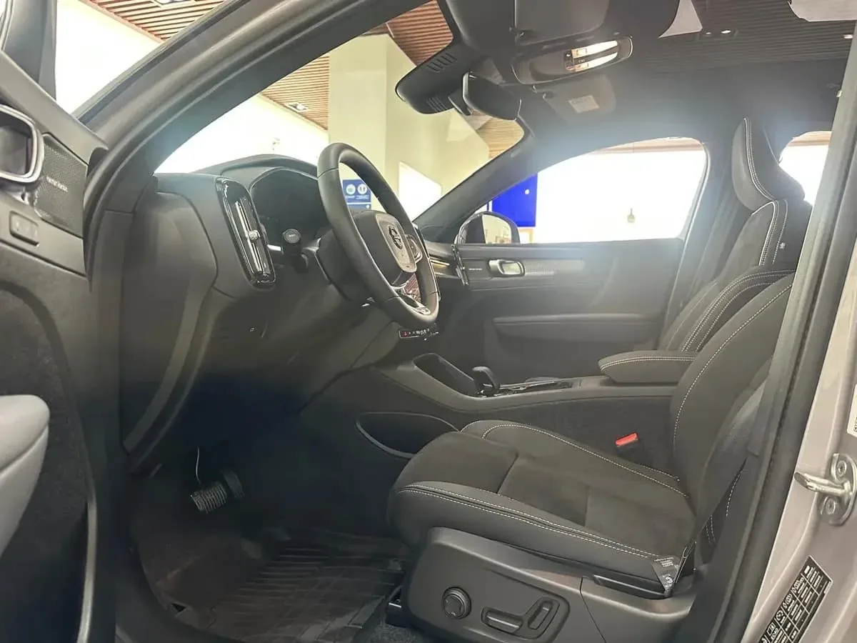 SUV Volvo EC 40 Ultra P8 2026 en Cartagena — foto 5
