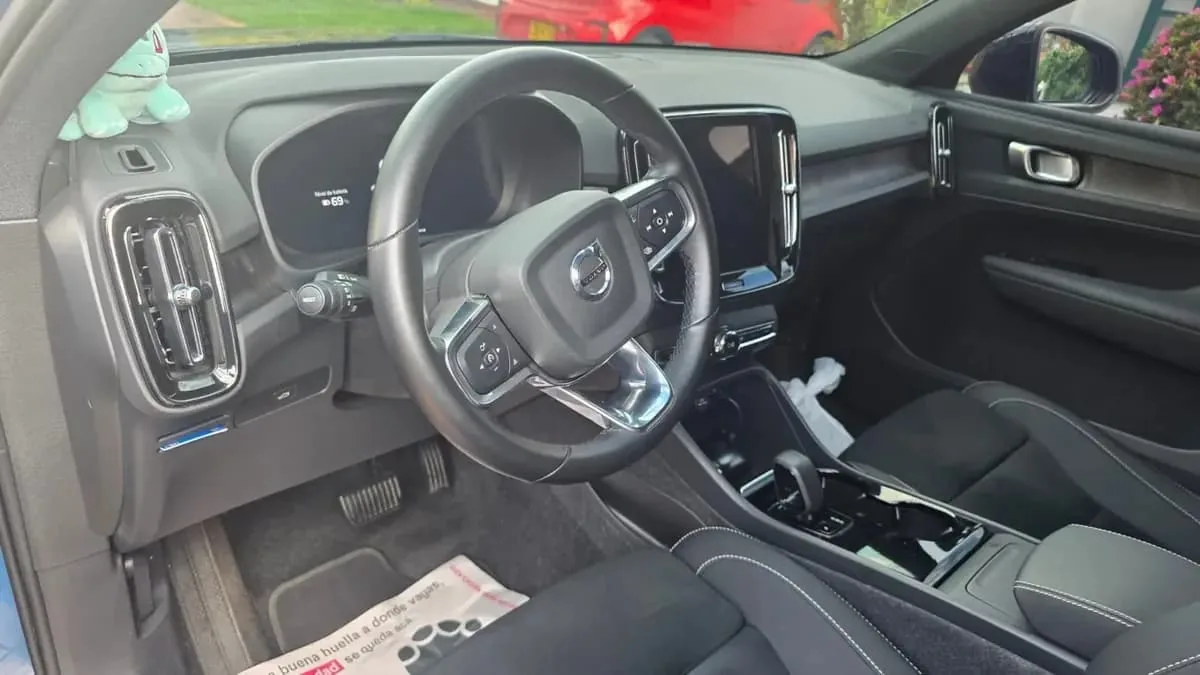 SUV Volvo XC 40 2024 en Cali — foto 7
