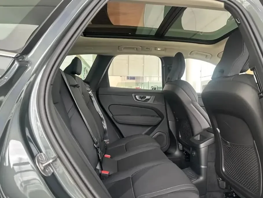 SUV Volvo XC 60 T6 2026 en Soledad — foto 6