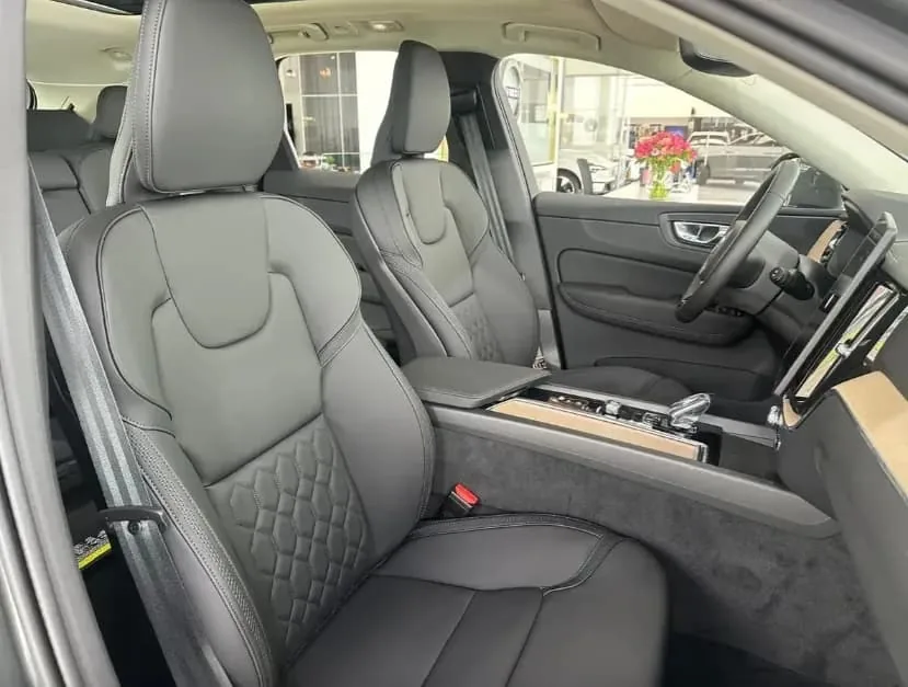 SUV Volvo XC 60 T6 2026 en Soledad — foto 5