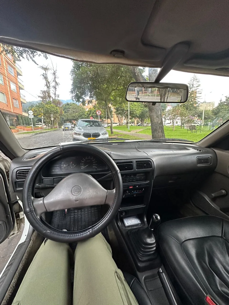 Sedán Nissan Sentra B13 1994 en Bogotá — foto 7