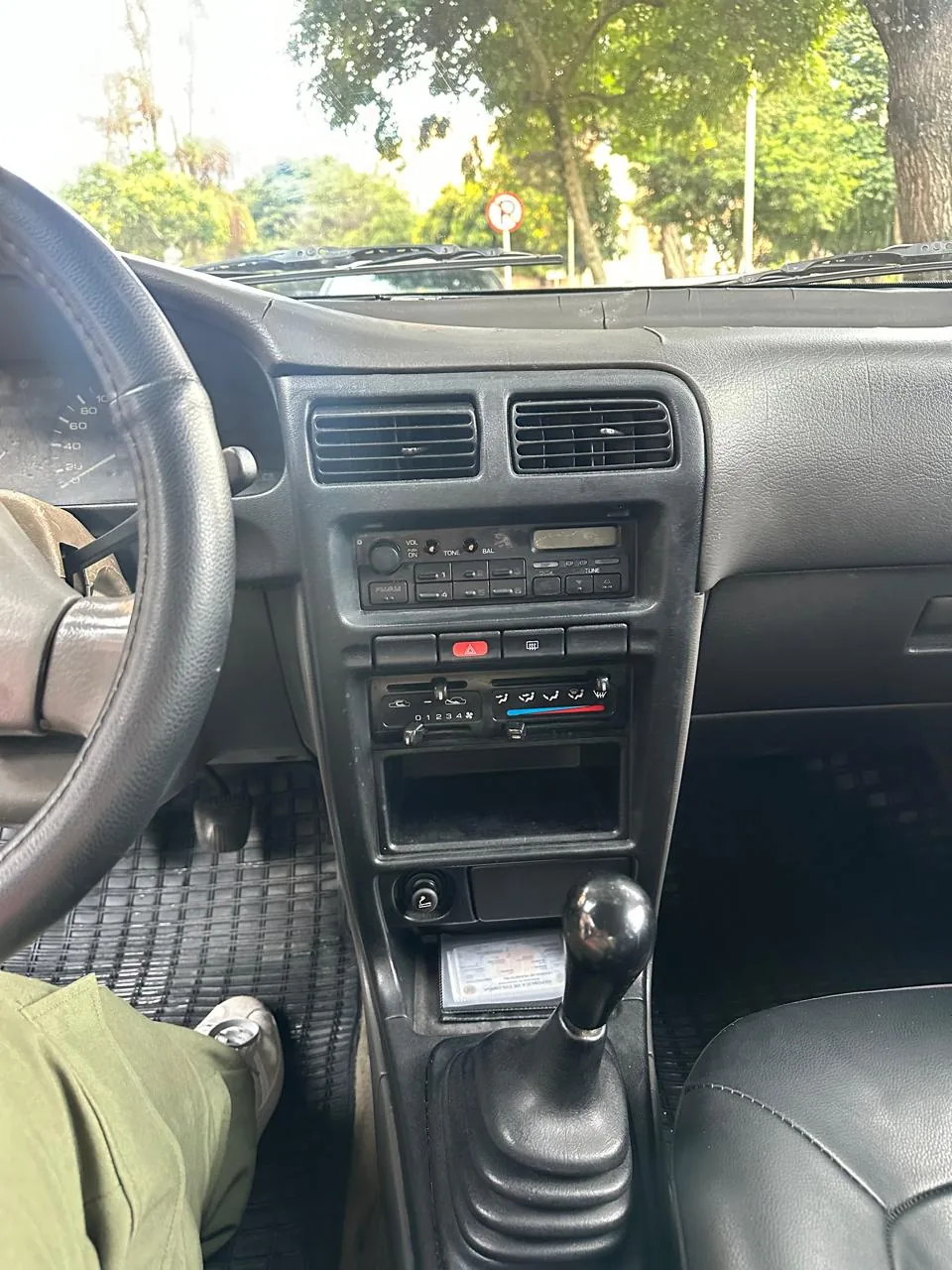 Sedán Nissan Sentra B13 1994 en Bogotá — foto 8