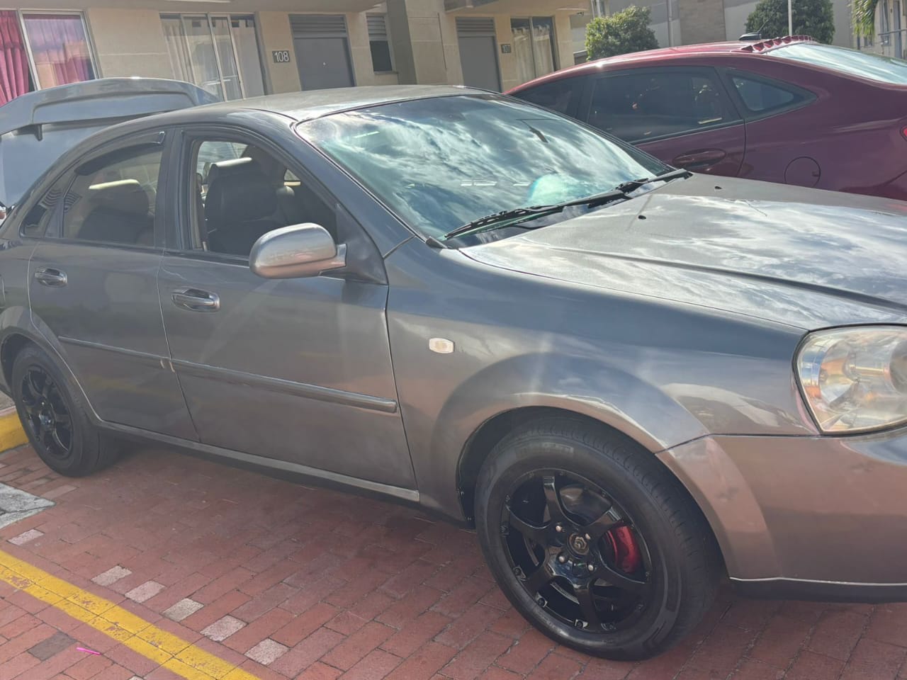 Sedã Chevrolet Optra 2006 en Ibagué