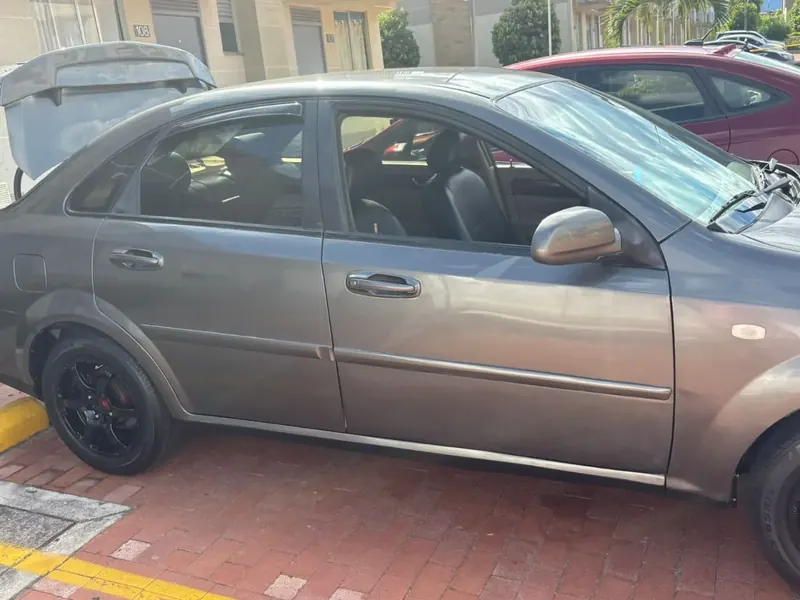 Chevrolet Optra 2006 a gasolina en Ibagué — foto 4 de 16