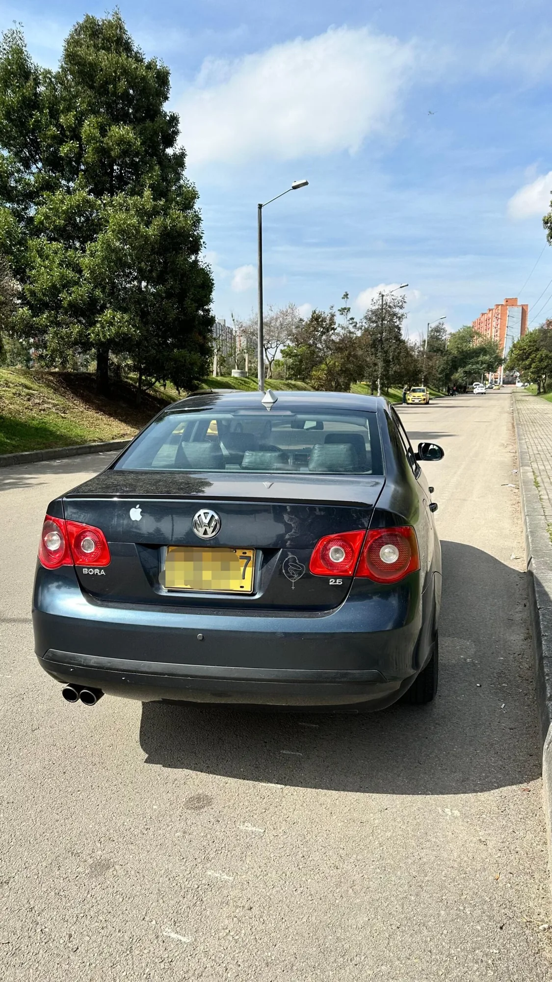 Sedán Volkswagen Bora 2006 en Bogotá — foto 3