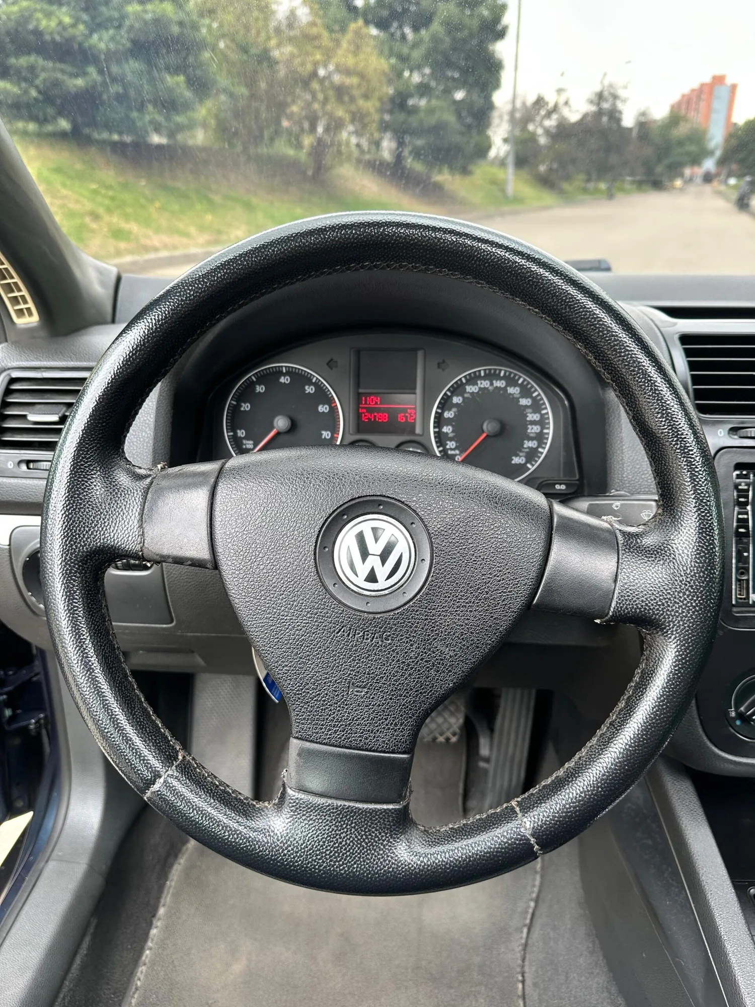 Sedán Volkswagen Bora 2006 en Bogotá — foto 4