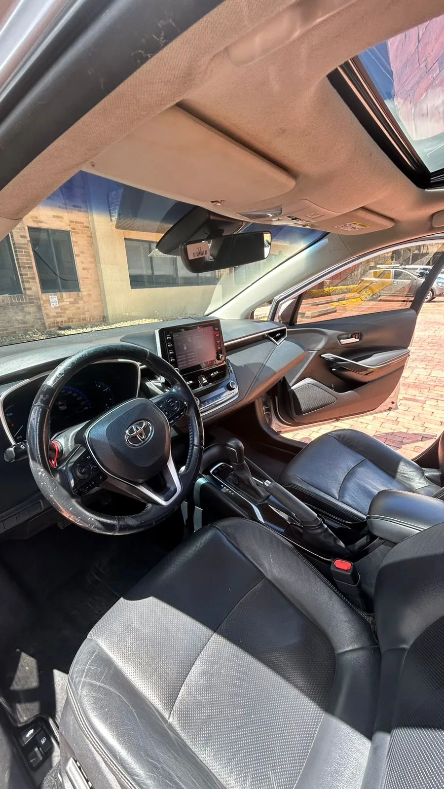 Sedã Toyota Corolla 2020 hybrid en Bogotá — foto 10