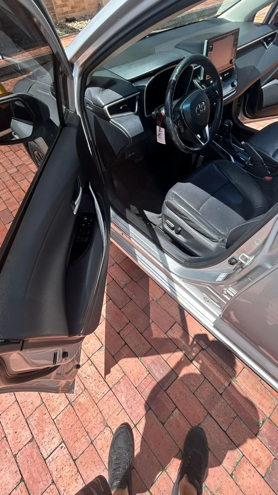 Sedã Toyota Corolla 2020 hybrid en Bogotá — foto 9