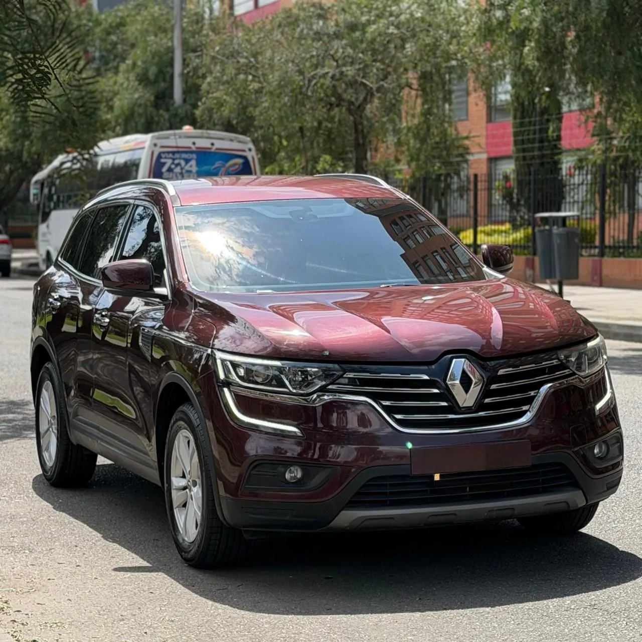 Camioneta Renault Koleos 2018 zen en Bogotá — foto 2