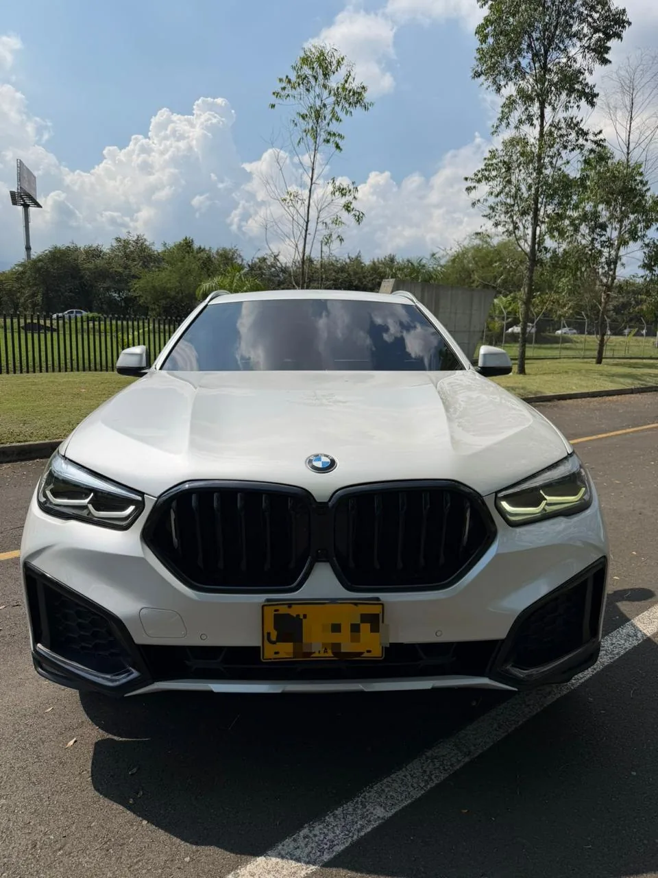 Camioneta BMW X6 2020 xDrive 40i en Cali — foto 9