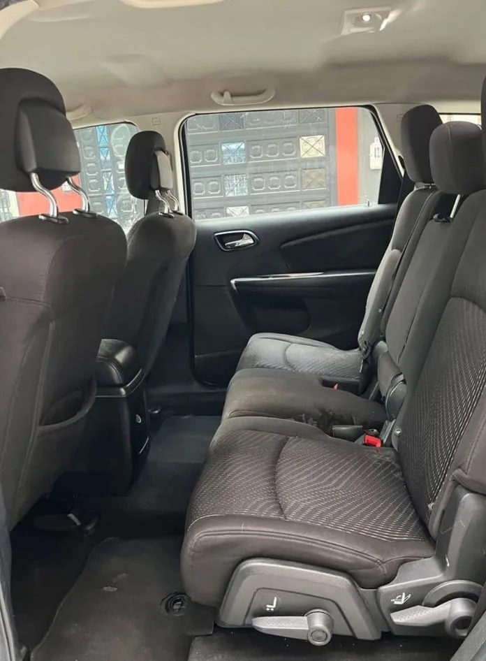 Caminhonete Dodge Journey 2100 2.4 Se 7A  AT en Bogotá — foto 9