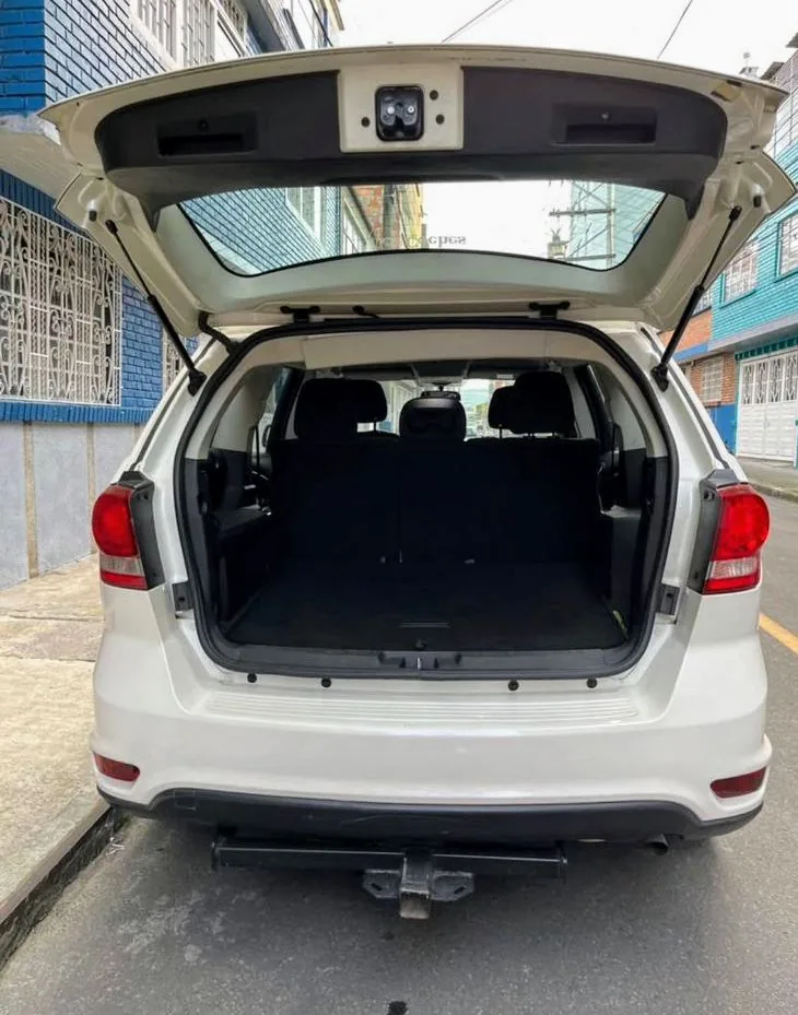 Caminhonete Dodge Journey 2100 2.4 Se 7A  AT en Bogotá — foto 4
