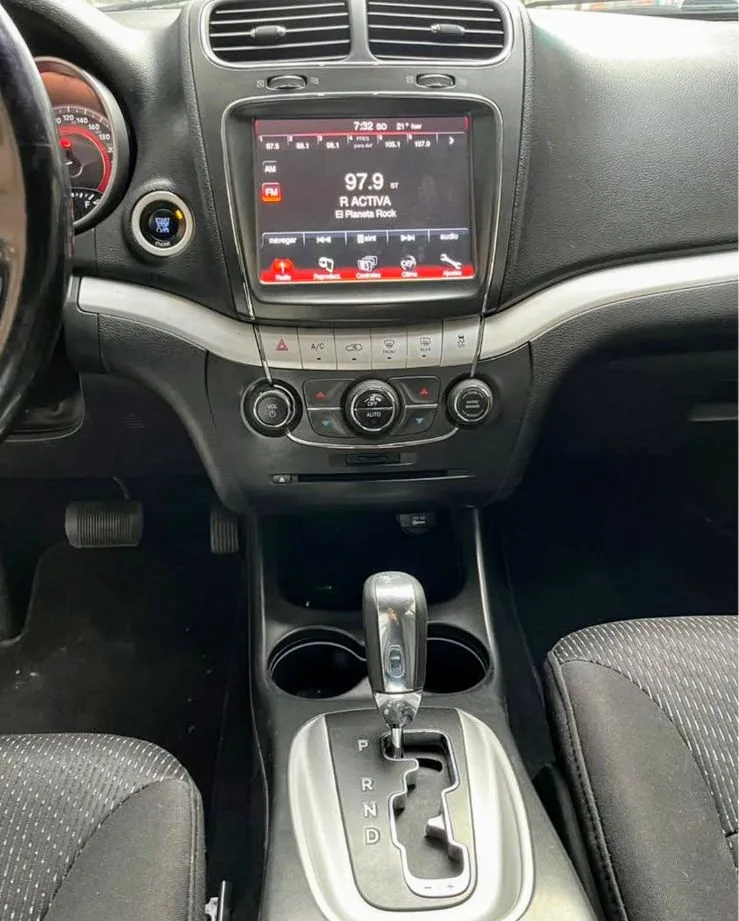 Caminhonete Dodge Journey 2100 2.4 Se 7A  AT en Bogotá — foto 7
