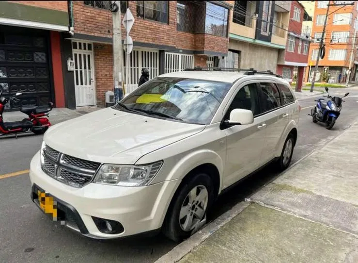 Caminhonete Dodge Journey 2100 2.4 Se 7A  AT en Bogotá