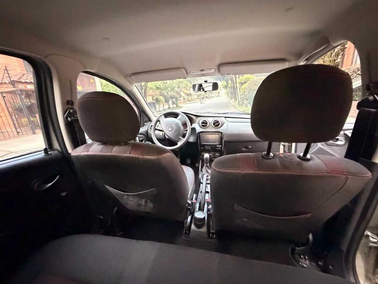 Hatchback Renault Stepway 2015 en Bogotá — foto 7