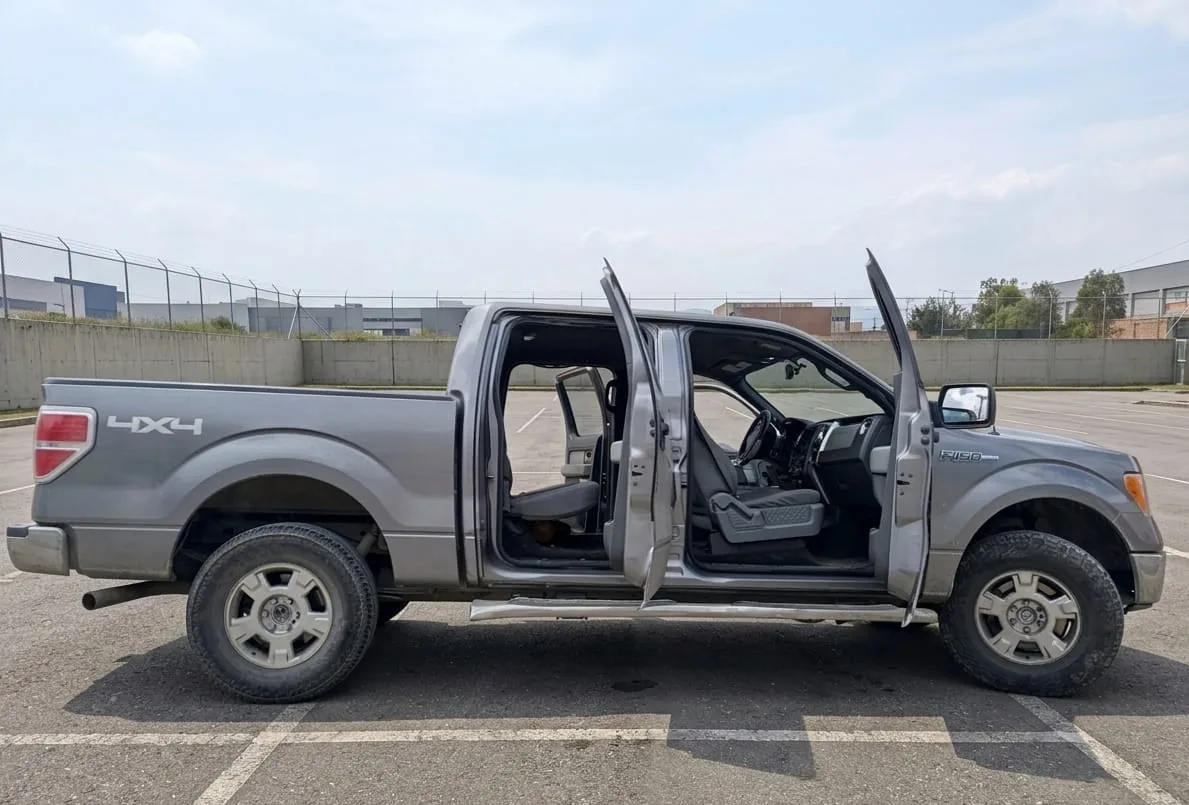 Picape Ford F-150 2013 XLT 3.5L 4X4 Doble Cabina en La Calera — foto 5