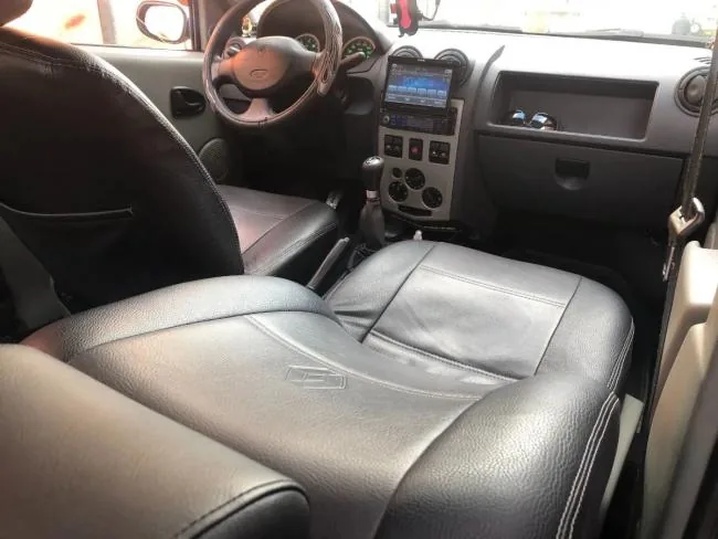 Sedán Renault Logan 2008 en Bogotá — foto 3