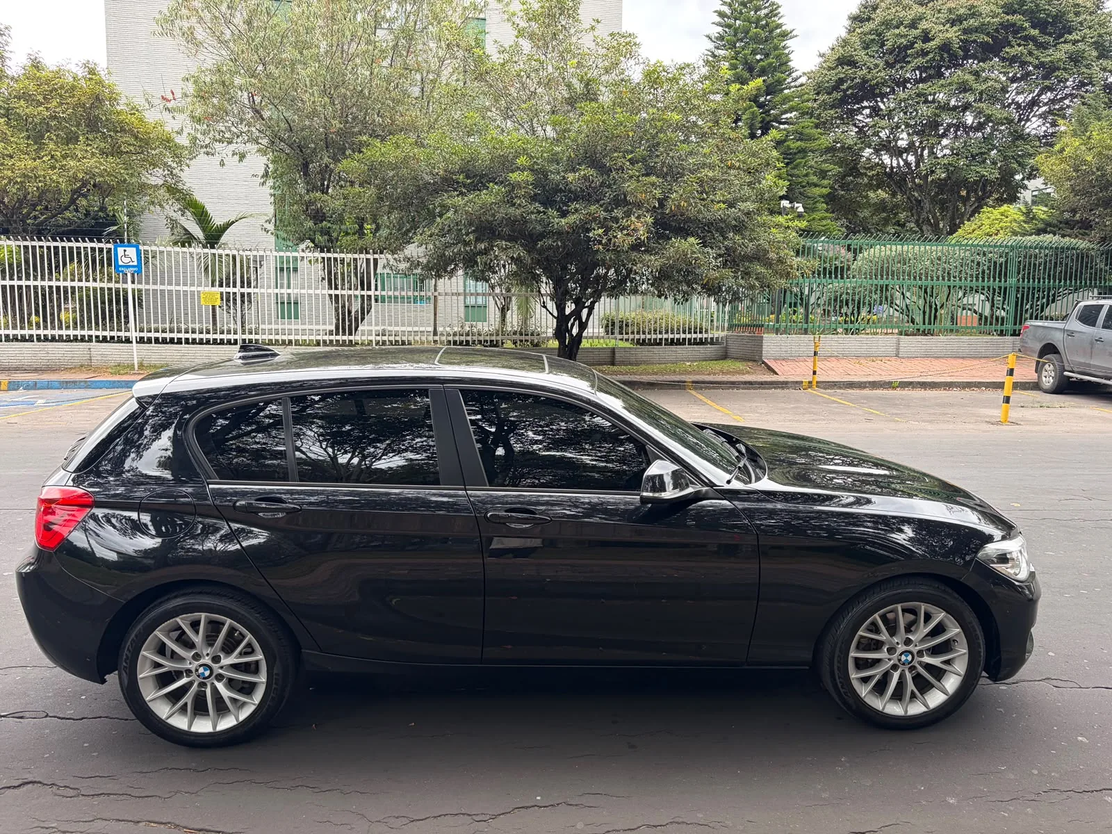 Hatchback BMW 118i 2019 120I CONFORT en Bogotá — foto 5