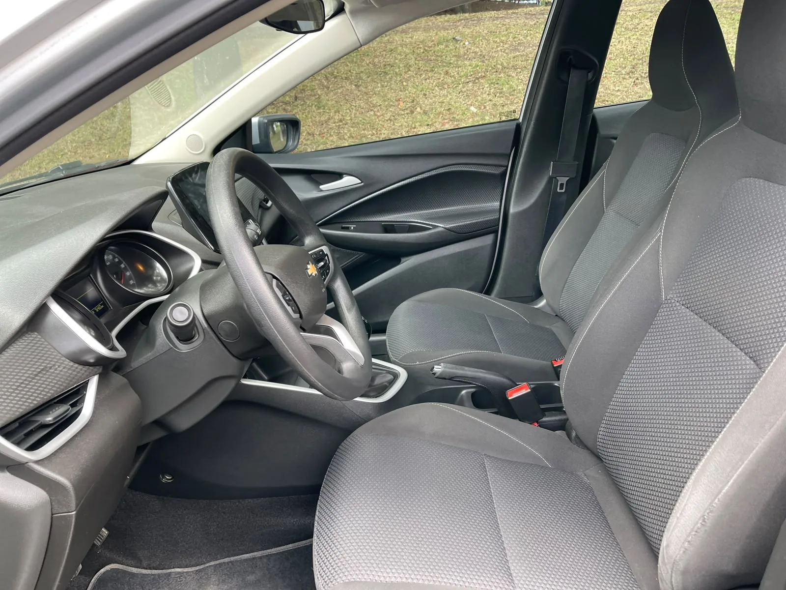 Sedán Chevrolet Onix LT 2023 1.0L TURBO MT en Bogotá — foto 12