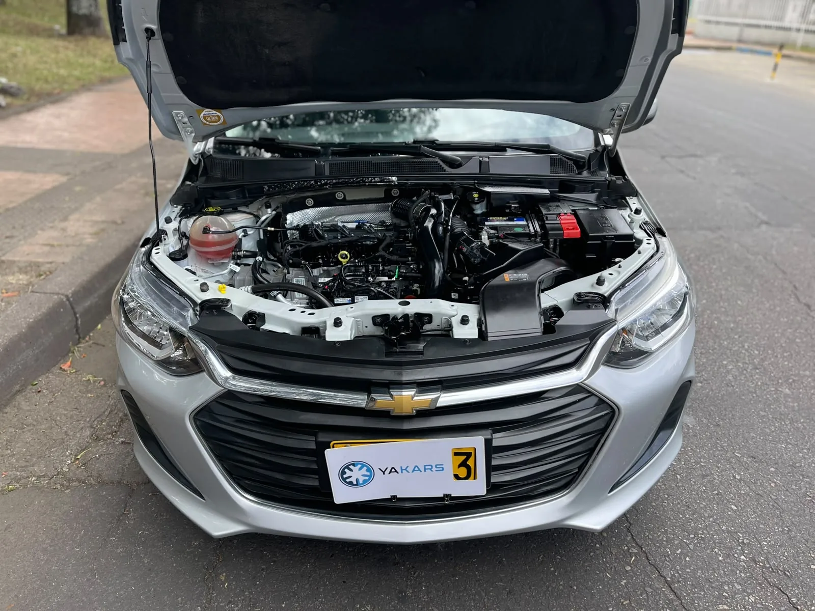 Sedán Chevrolet Onix LT 2023 1.0L TURBO MT en Bogotá — foto 3