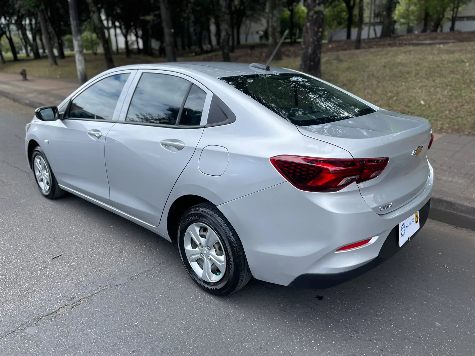 Sedán Chevrolet Onix LT 2023 1.0L TURBO MT en Bogotá — foto 7