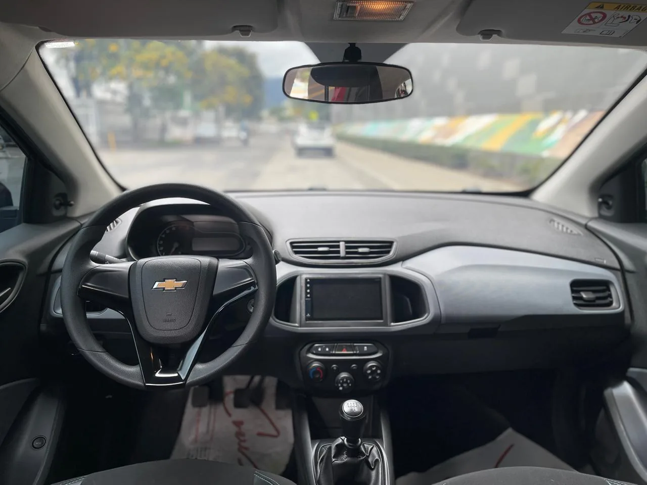 Hatchback Chevrolet Onix LT 2024 JOY en Bogotá — foto 11