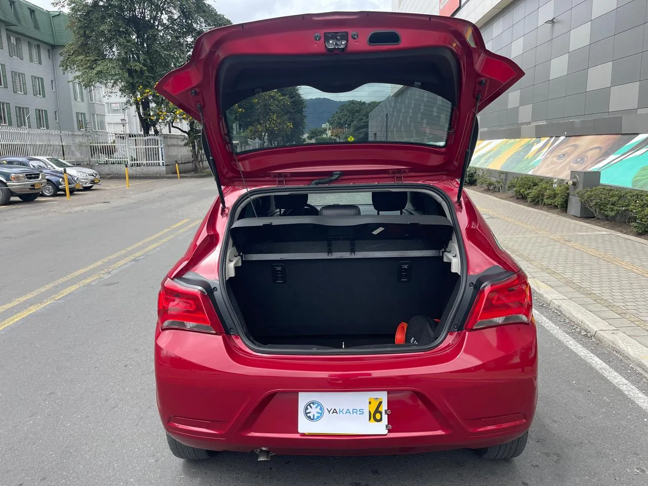 Hatchback Chevrolet Onix LT 2024 JOY en Bogotá — foto 8